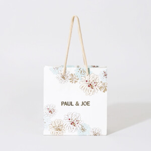 フルカラー印刷で華やかに描かれた西洋菊が美しい、フランスのファッションブランドのオリジナル紙袋