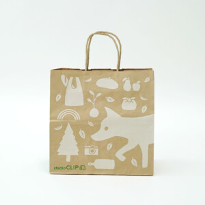 ナチュラルなクラフト紙にキツネのイラストが大きく描かれた、雑貨ブランドのオリジナル紙袋