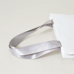 上質なジュエリーブランドのパッケージ4