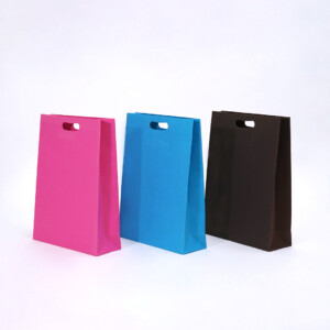 豊富なカラーと繊細なエンボスが特徴の紙袋2