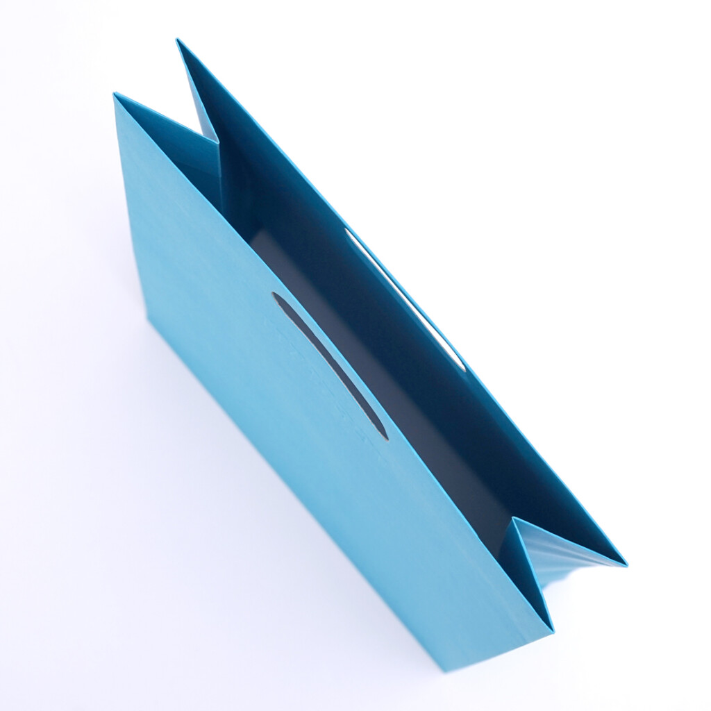 豊富なカラーと繊細なエンボスが特徴の紙袋6