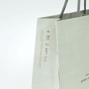 自然環境に配慮した国内アパレルブランド先駆者が手掛ける、ナチュラルでサステナブルなオリジナル紙袋