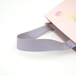 韓国コスメブランドのレザー素材のハンドルを採用した特殊なオリジナル紙袋