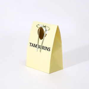 コスメで人気の小判抜きとリボンの限定オリジナル紙袋