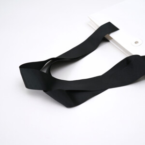 アパレルブランドで注目の、太いグログランリボン映えるオリジナル紙袋