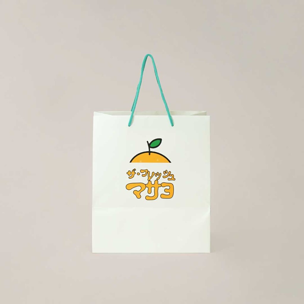 印刷面とイラストを生かした紙袋2