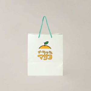印刷面とイラストを生かした紙袋2