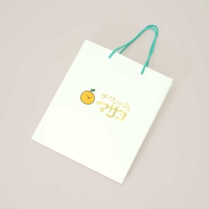 印刷面とイラストを生かした紙袋3