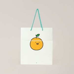 印刷面とイラストを生かした紙袋5