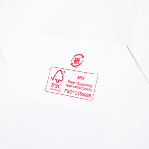 大阪・関西万博 シンガポールパビリオンの底面にFSC認証マークをプリントした、サステナブルなオリジナル紙袋