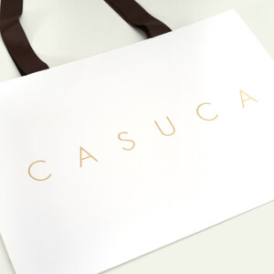 エンボスが特徴なジュエリーショップの紙袋5