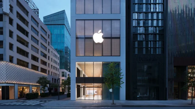 リニューアルした、「Apple 銀座店」の外観