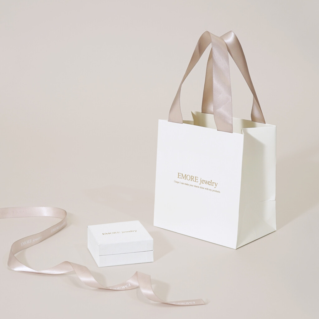 ゴールドの浮き出し箔が上品なパッケージ0