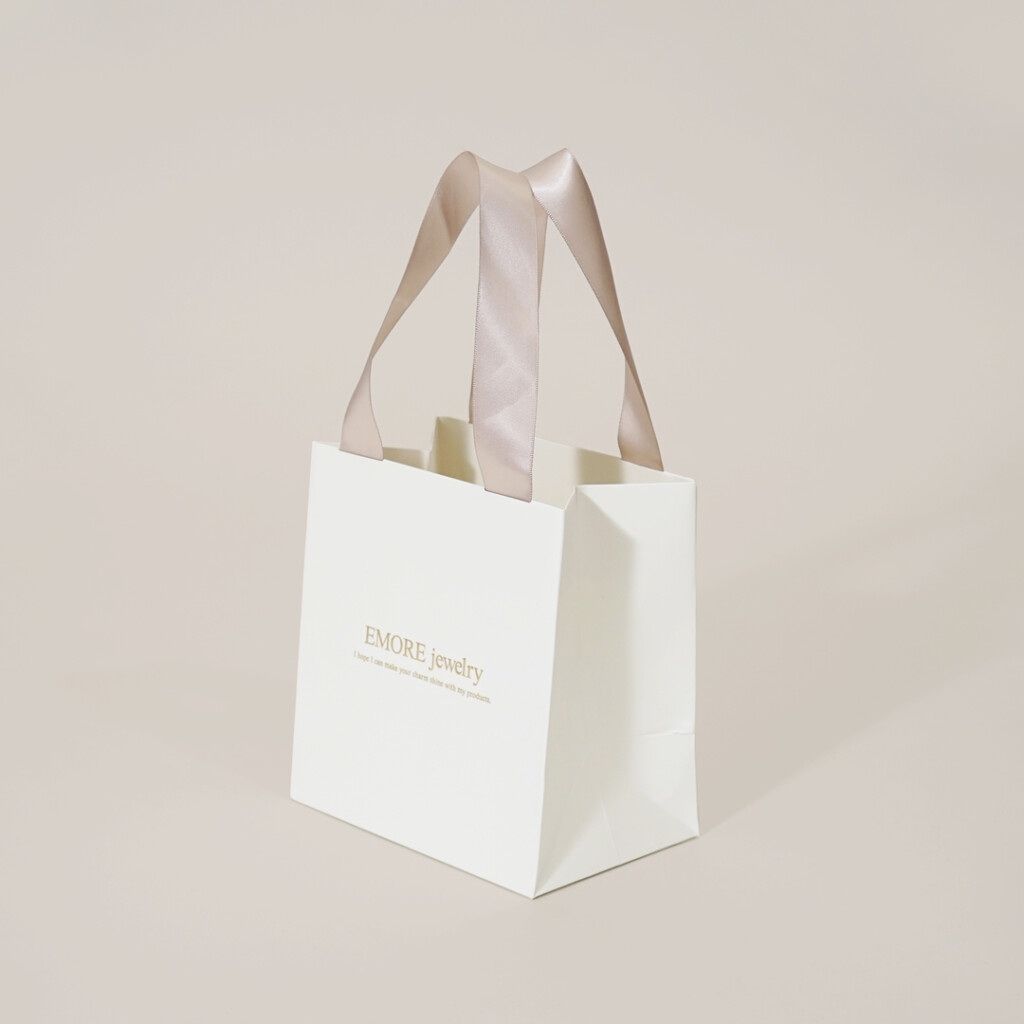 ゴールドの浮き出し箔が上品なパッケージ2