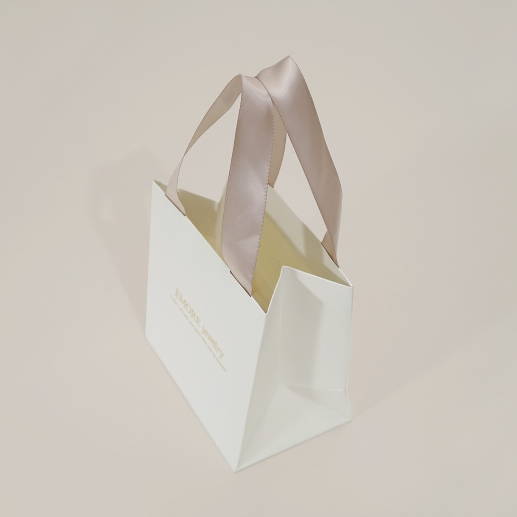 ゴールドの浮き出し箔が上品なパッケージ5