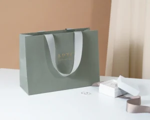 ベリービーの上質な手触りが特徴的なプレミアムペーパーバッグ
