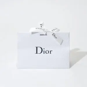 高級感ある紙袋が「購入後の満足」を補強。心理的装置としても機能するオリジナル紙袋