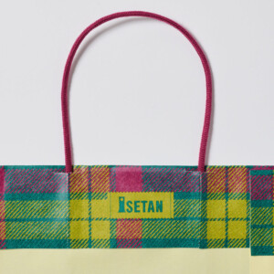 大手百貨店の驚きを演出するオリジナル紙袋