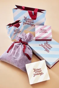 SNSで話題沸騰。人気ルームウェアブランドの世界観を表現した、特別なホリデー限定オリジナルパッケージ