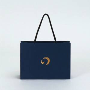 伝統的工芸品の品格を感じさせる紙袋1