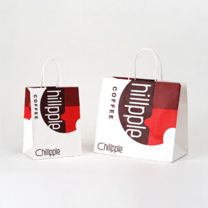 ロゴマークを主役にした、遊び心のある紙袋
