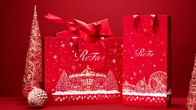 2025年限定の特別な装い。ReFa WONDERLANDの幻想的な世界を贅沢な箔押しで描いたオリジナル紙袋